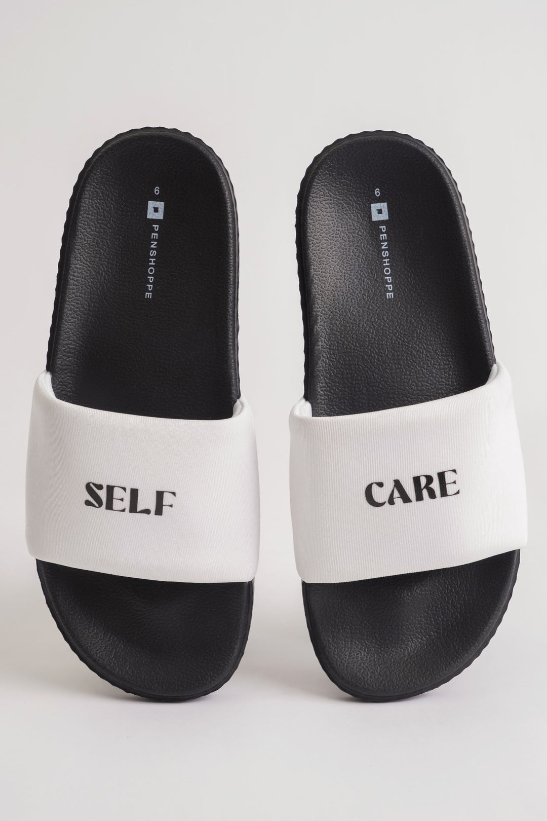 969476-Off White (1).jpg