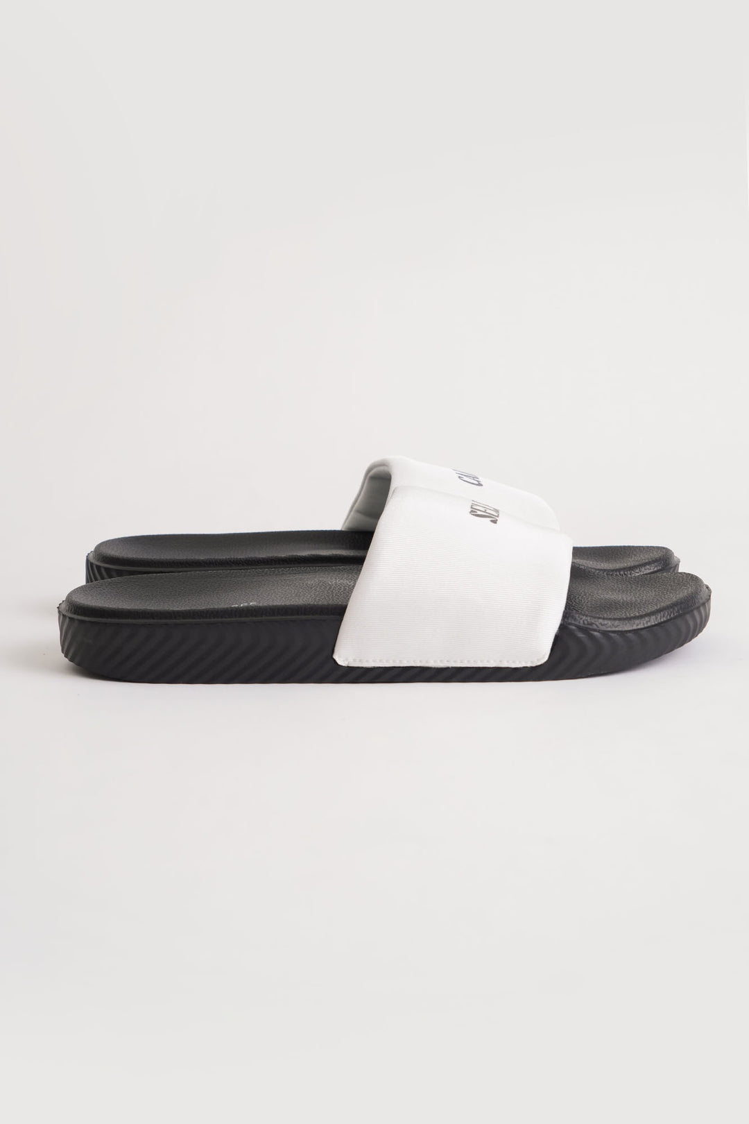 969476-Off White (3).jpg