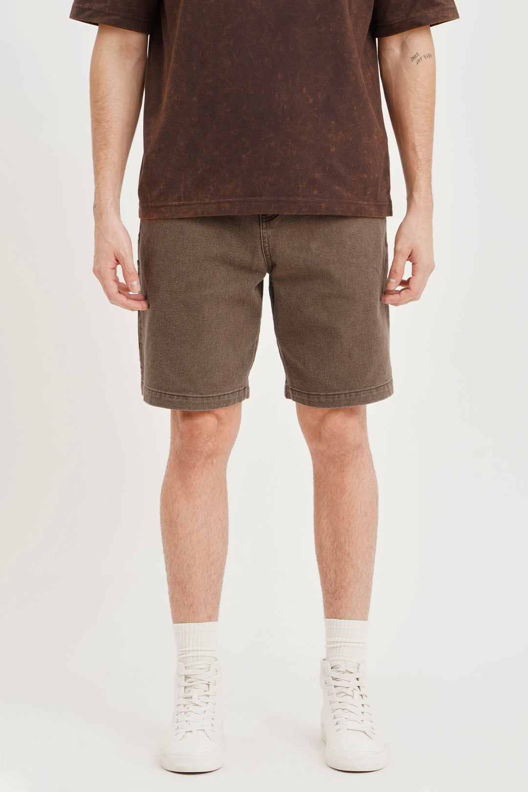 974133-Brown (1).jpg