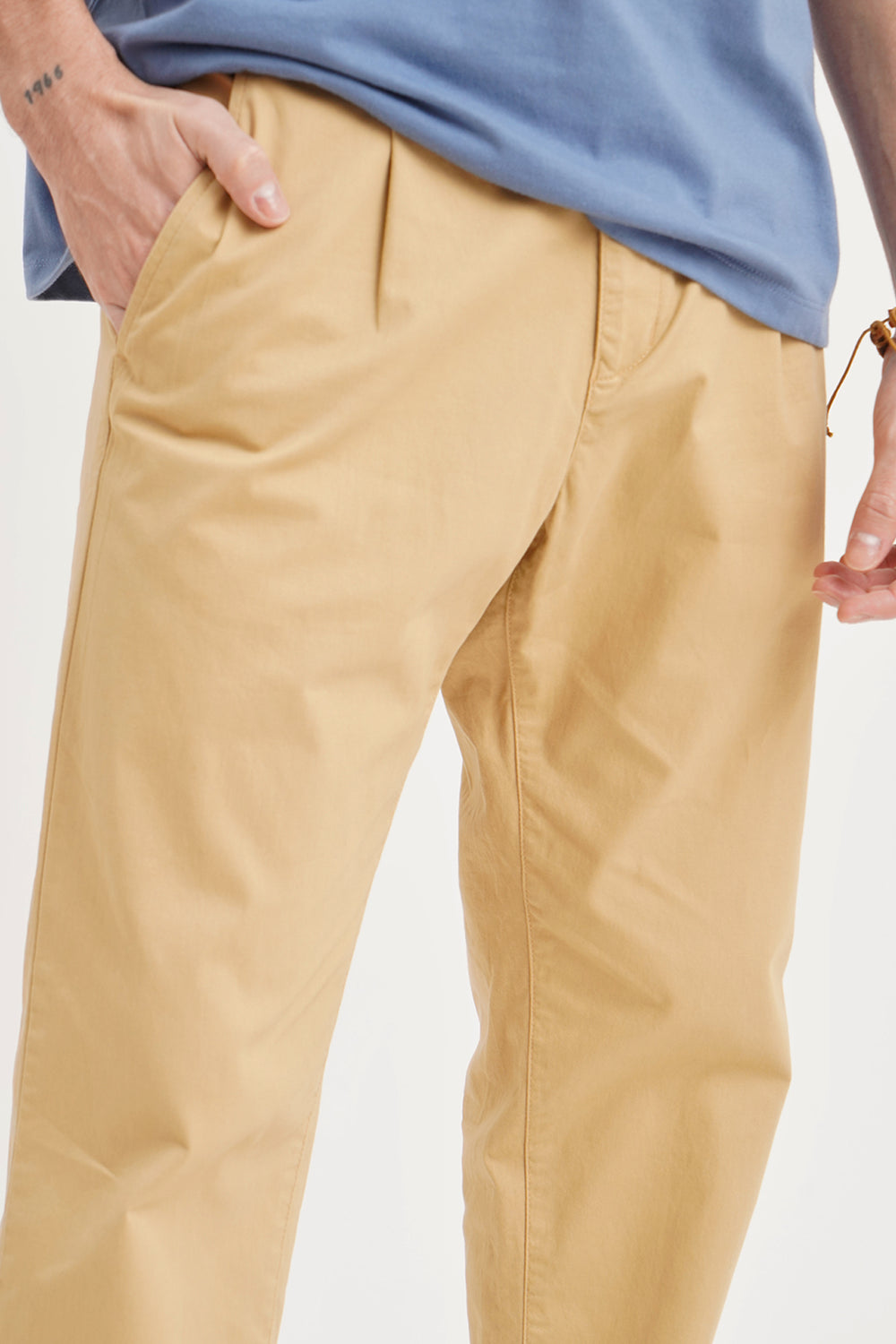 974233-Khaki (1).jpg