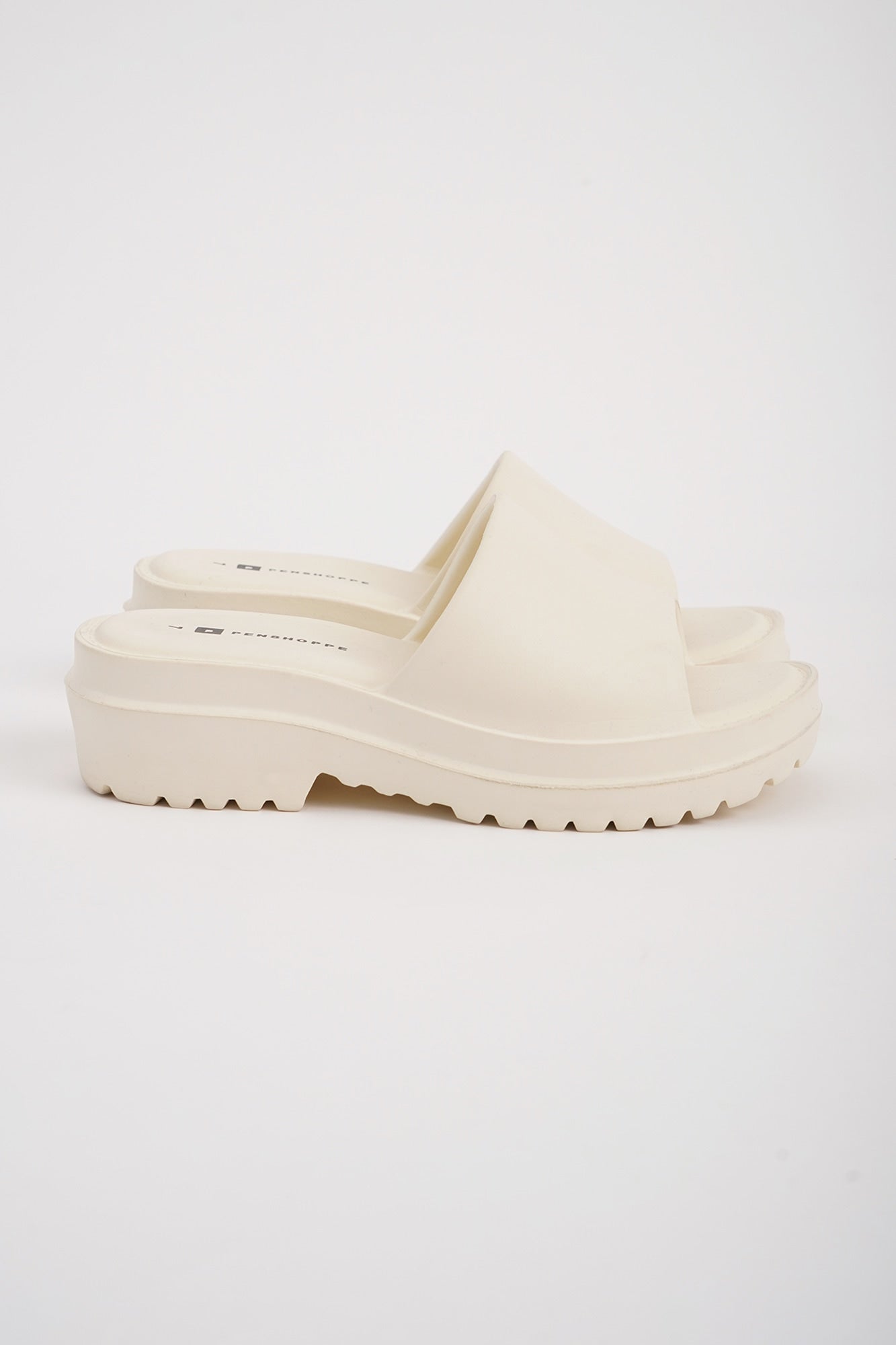 974362-Off White (3).jpg
