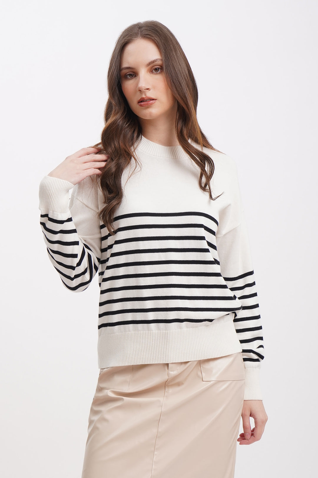 975522-Off White (1).jpg