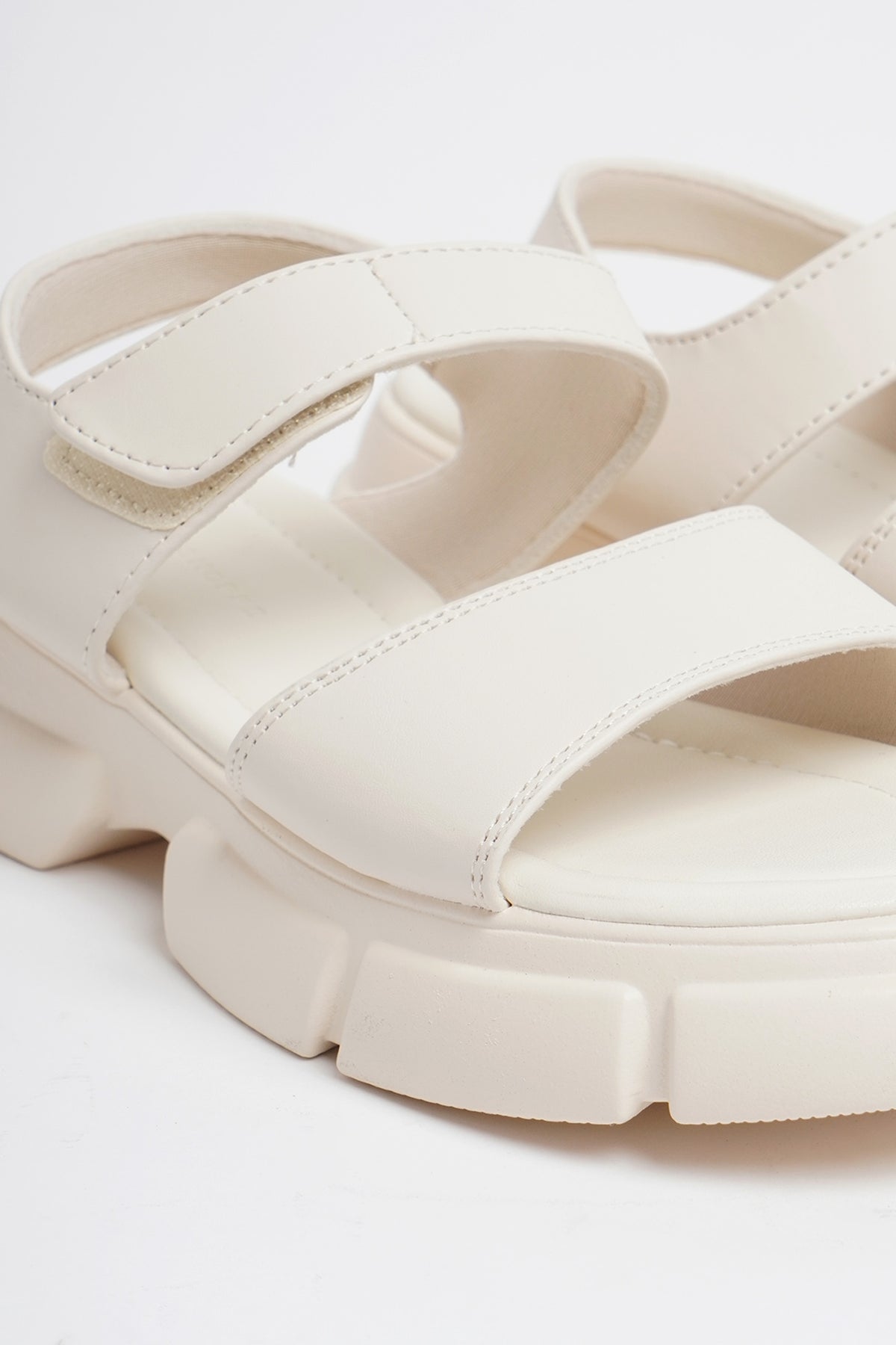 Chunky sandals white hotsell